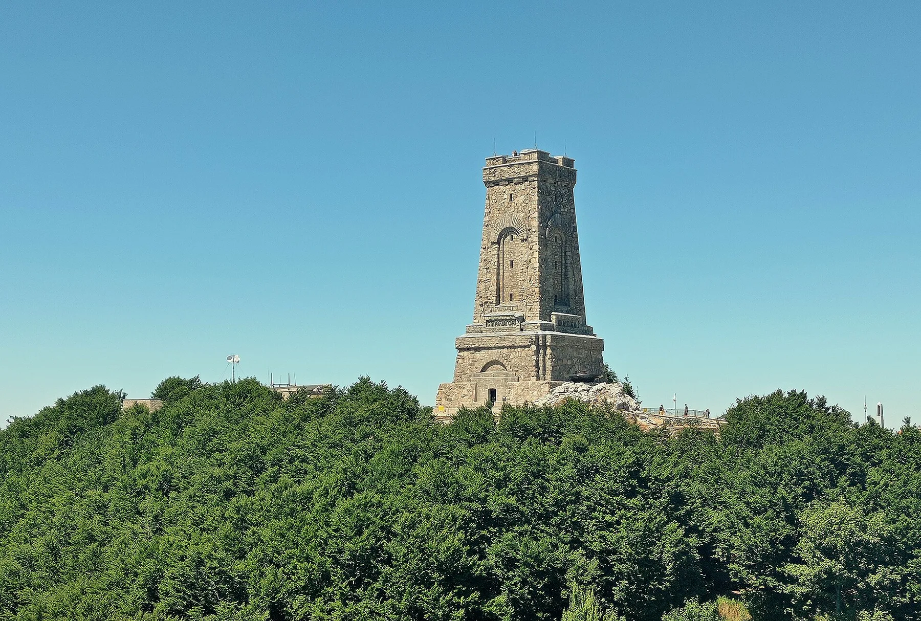 Памятник Свободы на вершине Шипка целиком